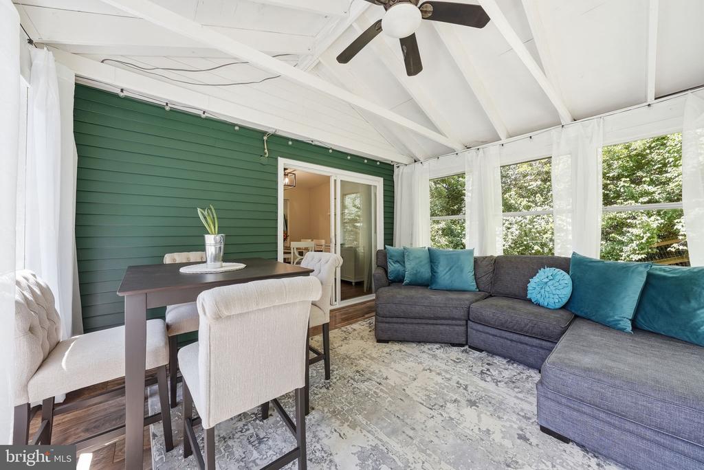 1811 CRANBERRY LANE