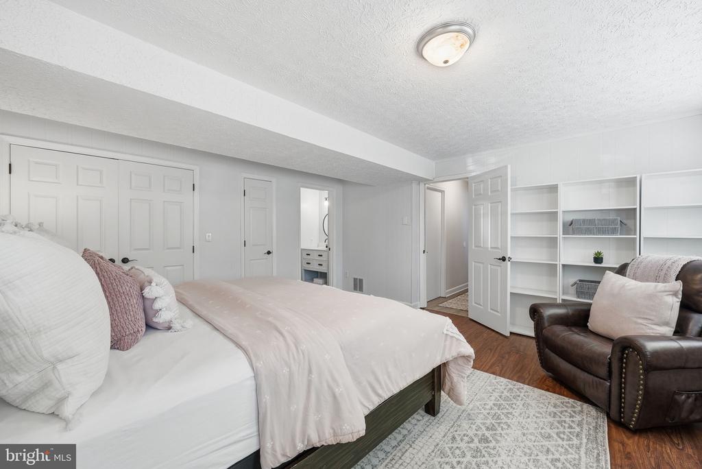 1811 CRANBERRY LANE