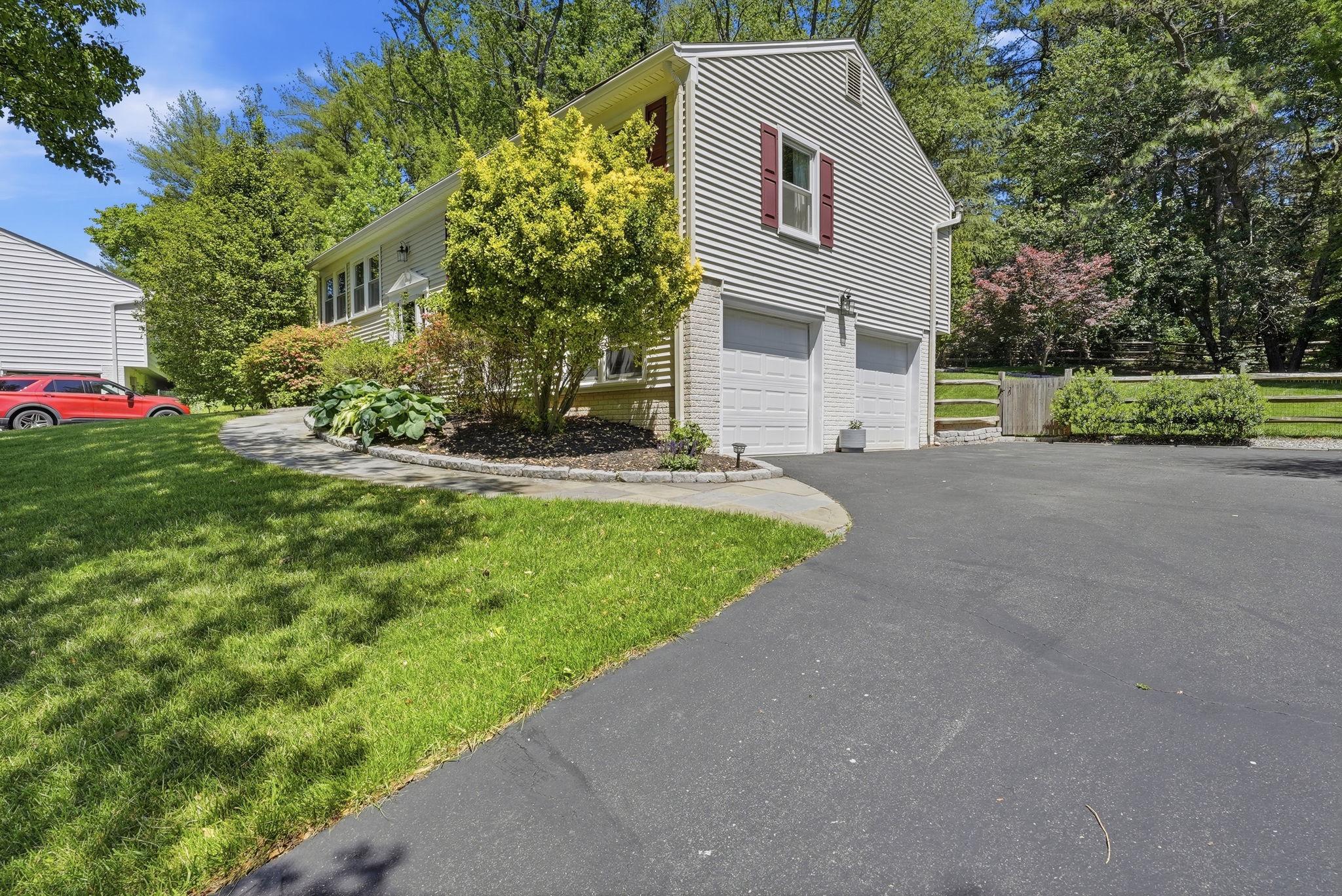 1811 CRANBERRY LANE