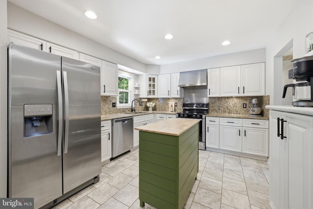 1811 CRANBERRY LANE