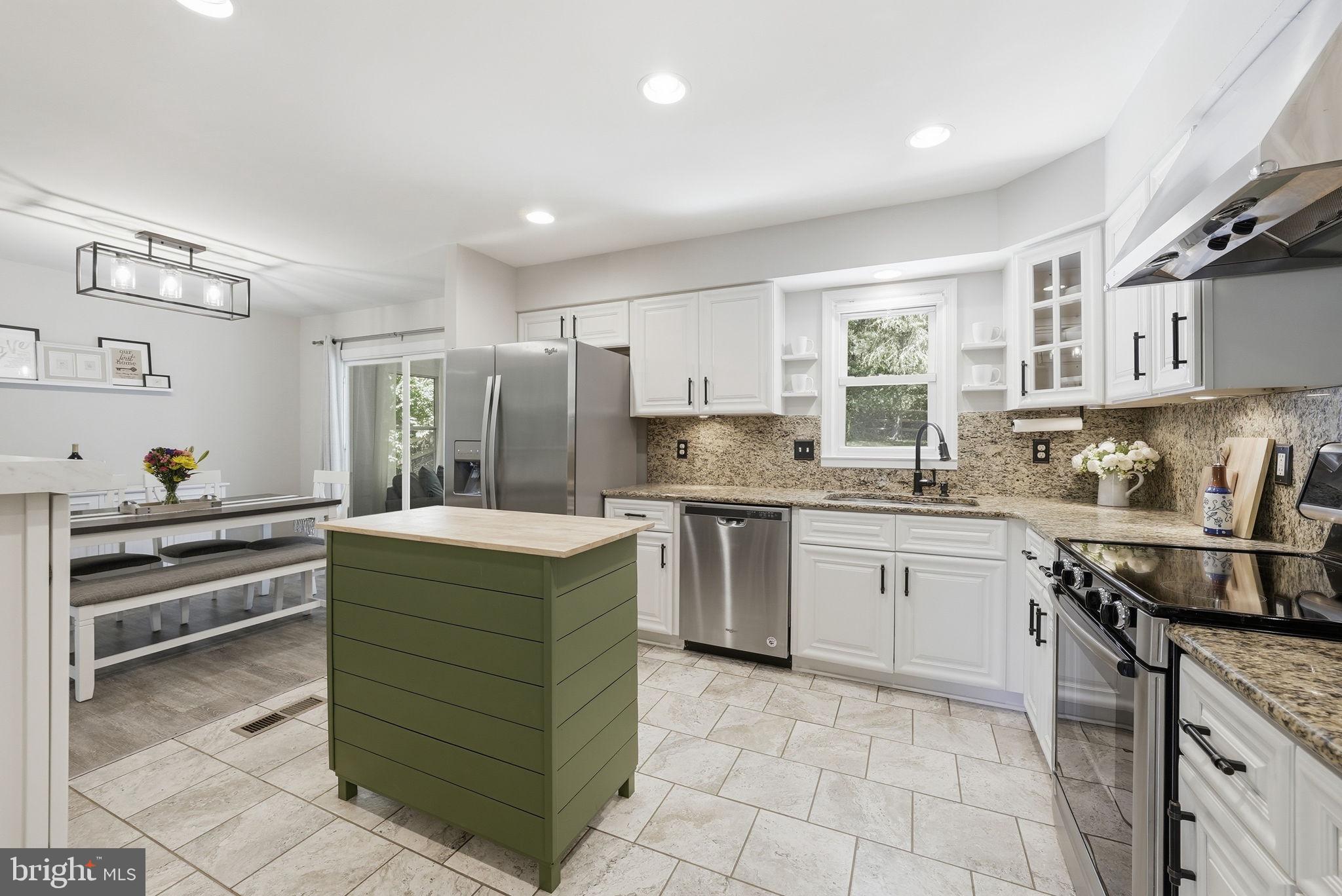 1811 CRANBERRY LANE