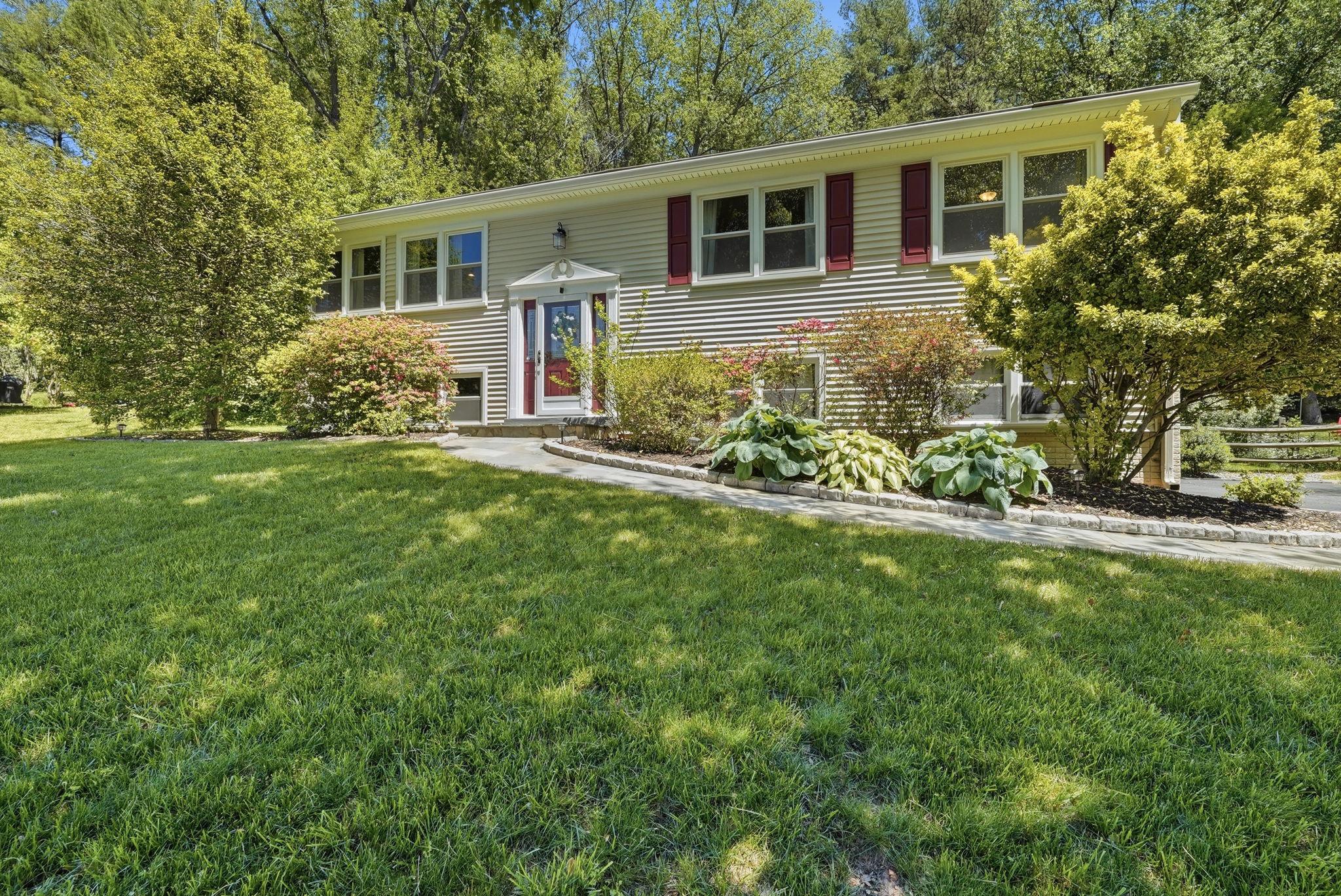 1811 CRANBERRY LANE