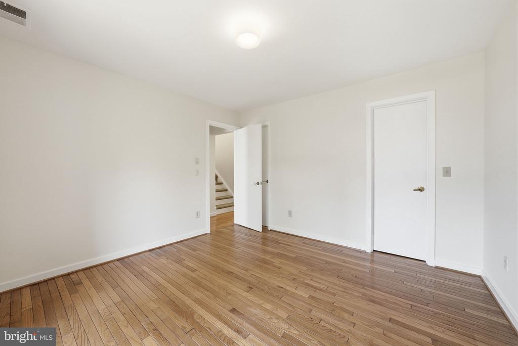 11124 GLADE DRIVE