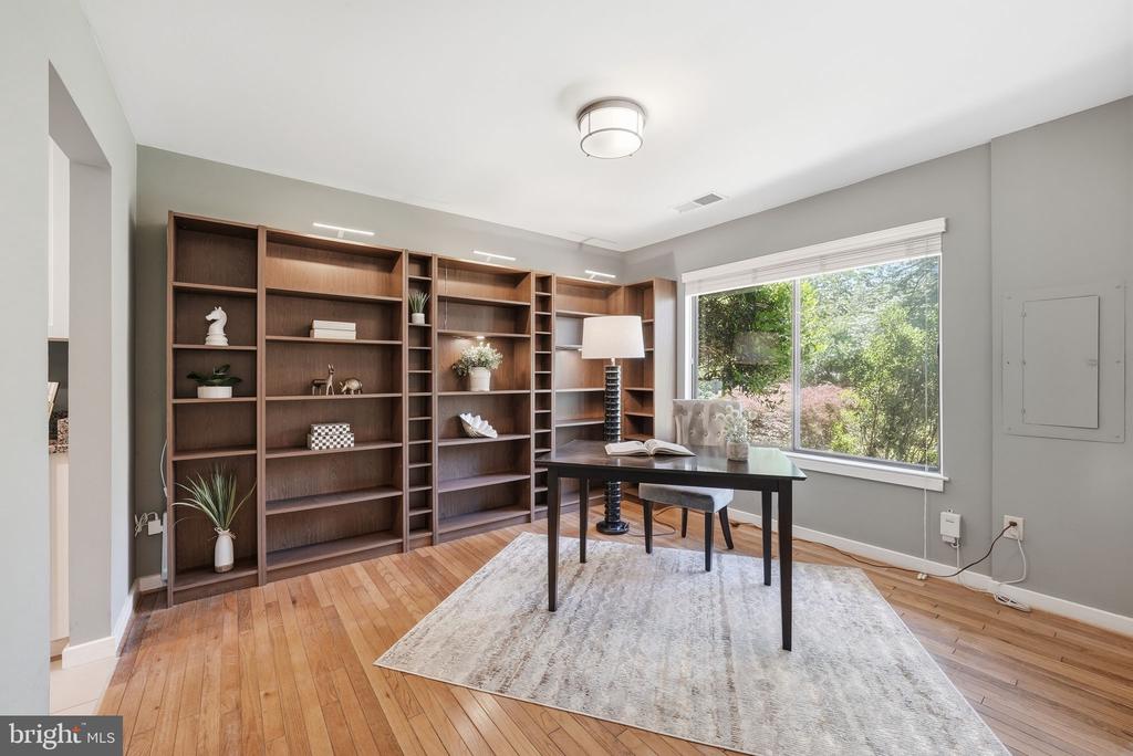 11124 GLADE DRIVE