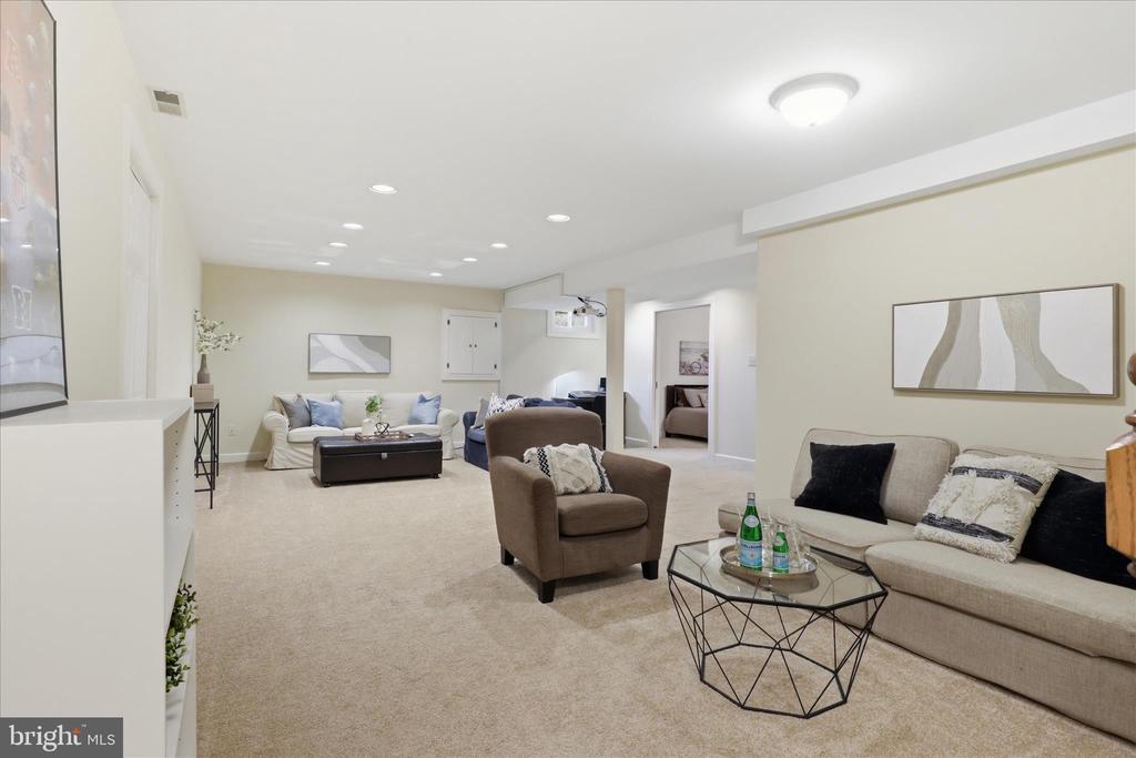10820 FIELDWOOD DRIVE