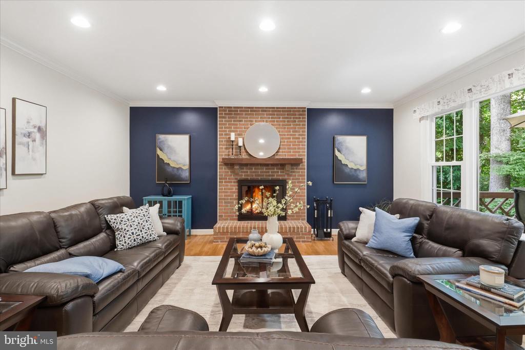 10820 FIELDWOOD DRIVE