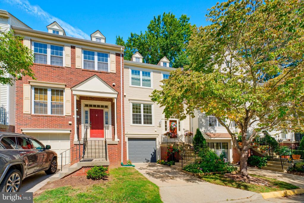 5849 WYE OAK COMMONS COURT