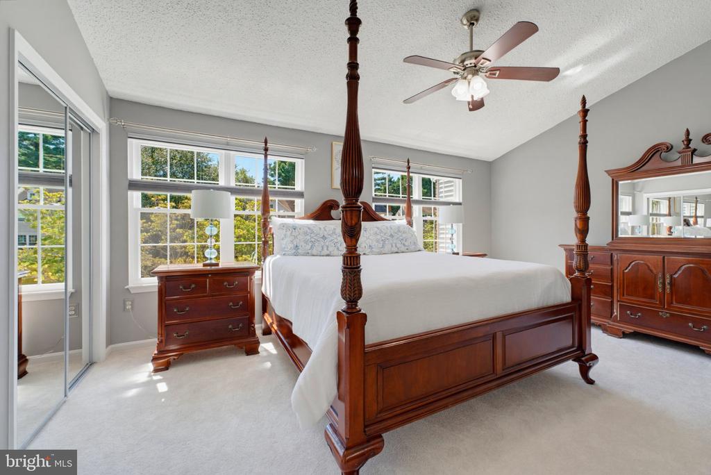5849 WYE OAK COMMONS COURT