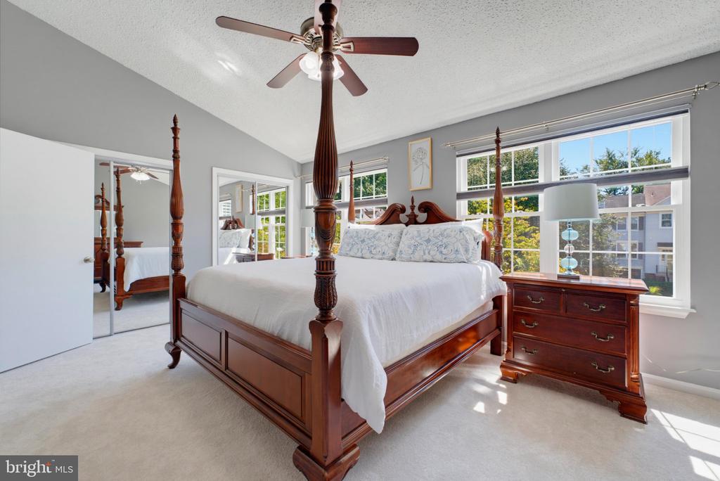 5849 WYE OAK COMMONS COURT