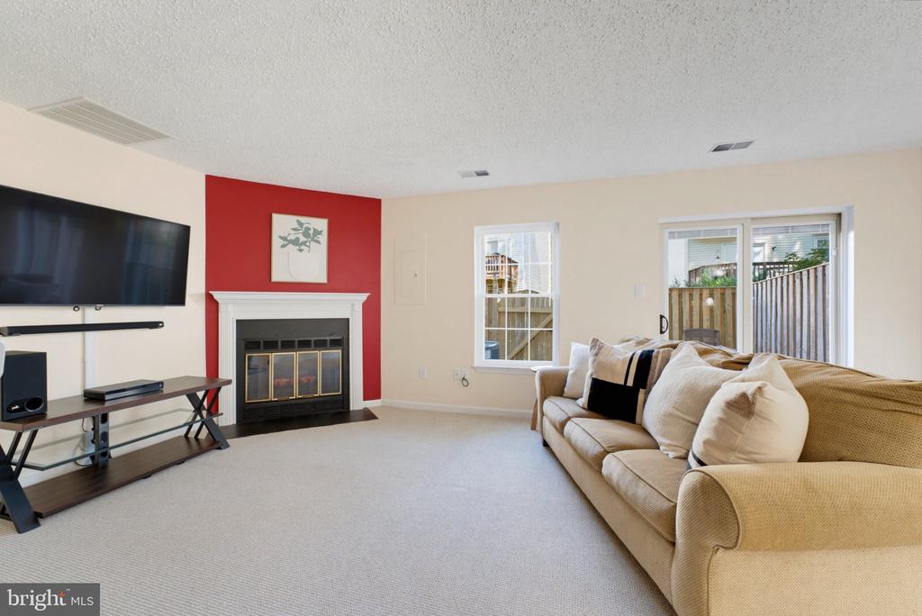 5849 WYE OAK COMMONS COURT