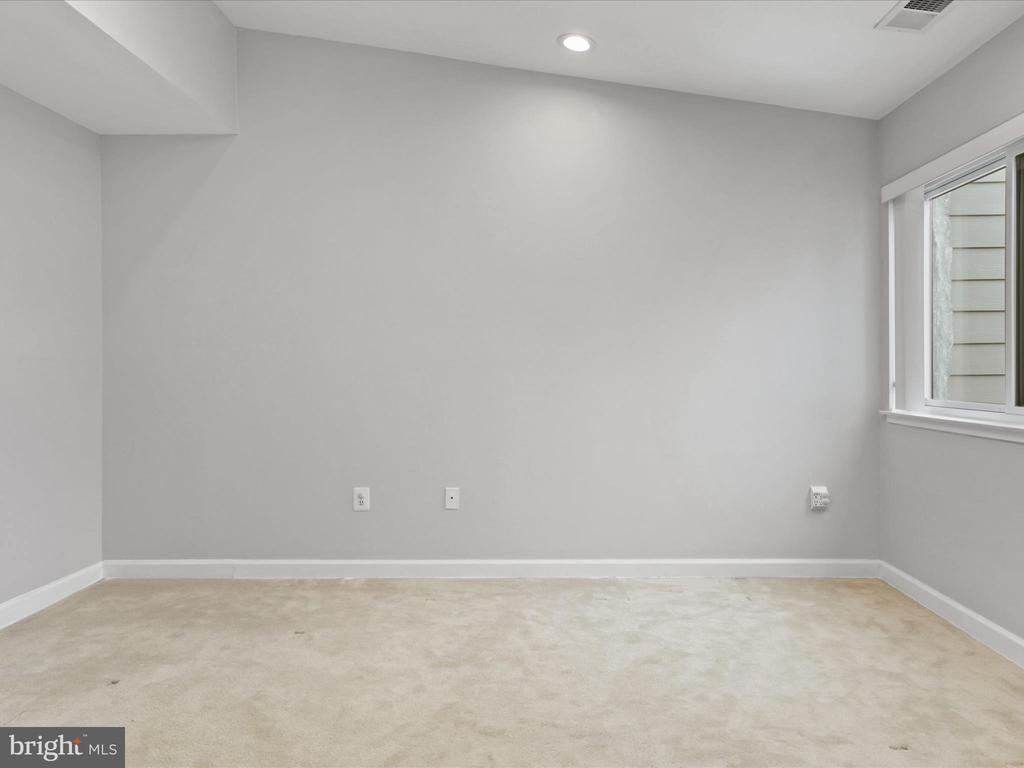 1911 VILLARIDGE DRIVE B 1911B