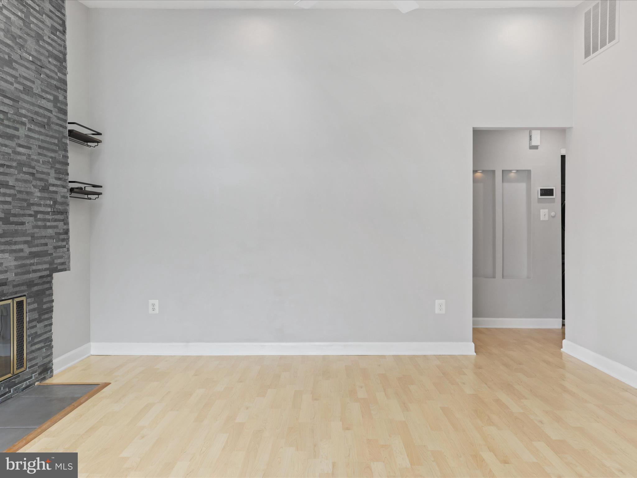 1911 VILLARIDGE DRIVE B 1911B