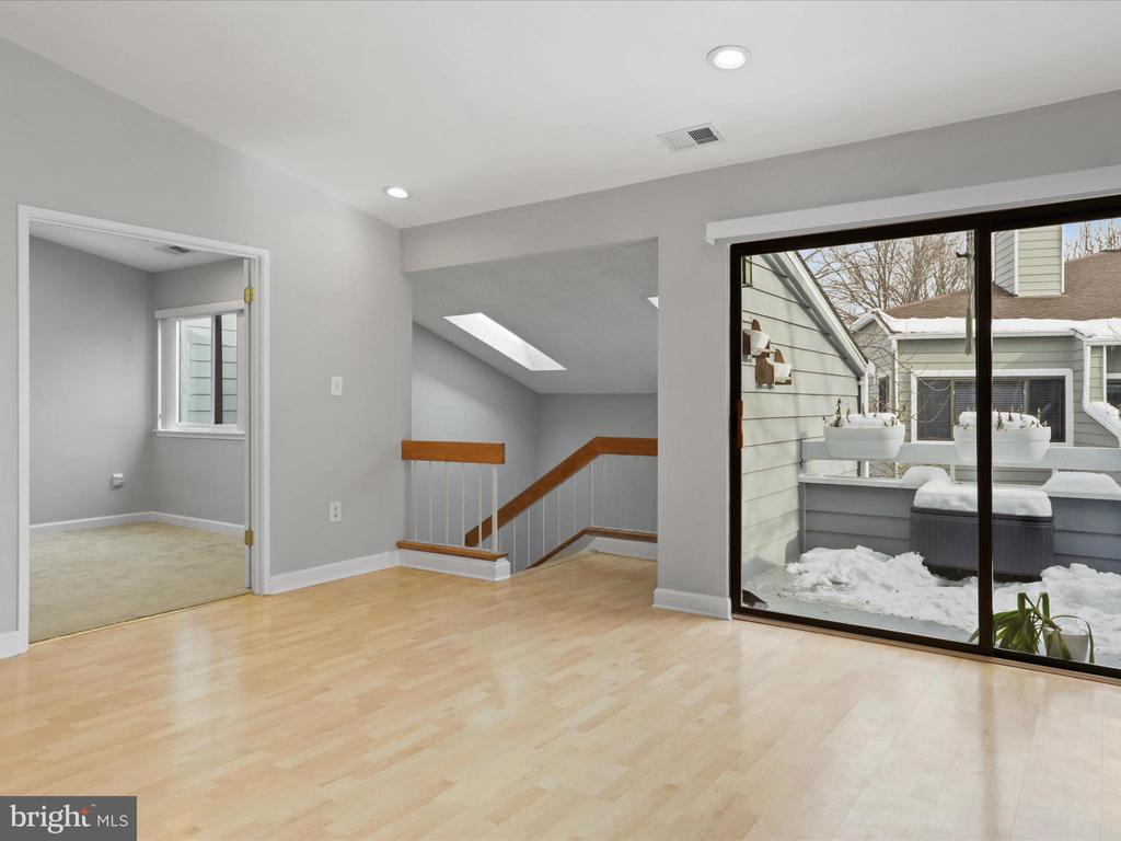 1911 VILLARIDGE DRIVE B 1911B