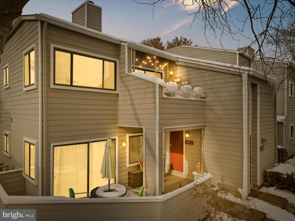 1911 VILLARIDGE DRIVE B 1911B