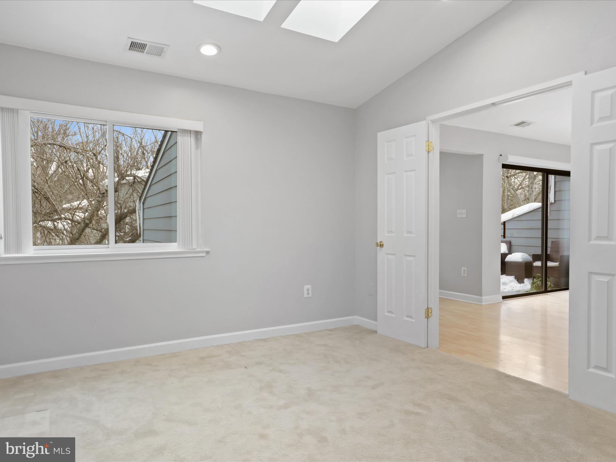 1911 VILLARIDGE DRIVE B 1911B