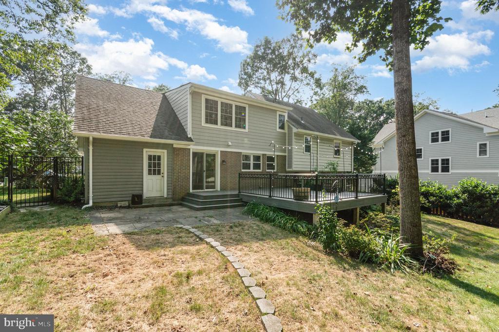 519 WOODLAND COURT NW