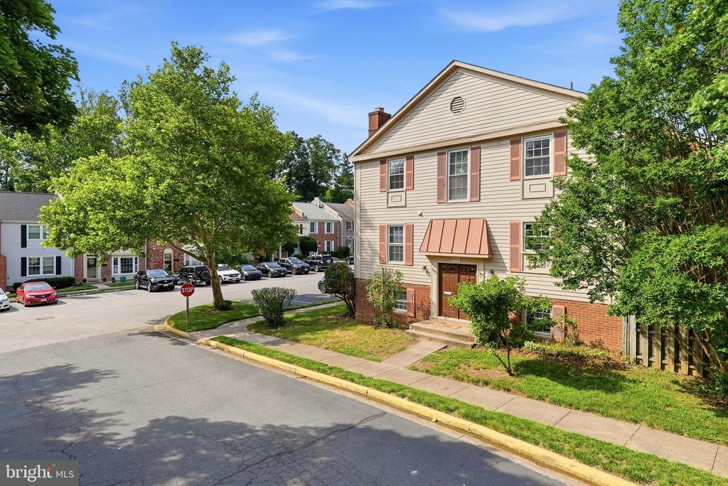 8031 SLEEPY VIEW LANE