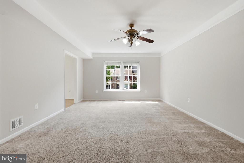8031 SLEEPY VIEW LANE