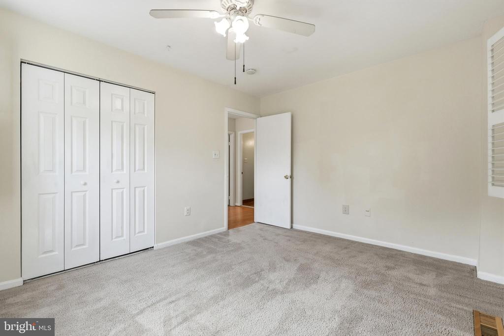 8031 SLEEPY VIEW LANE