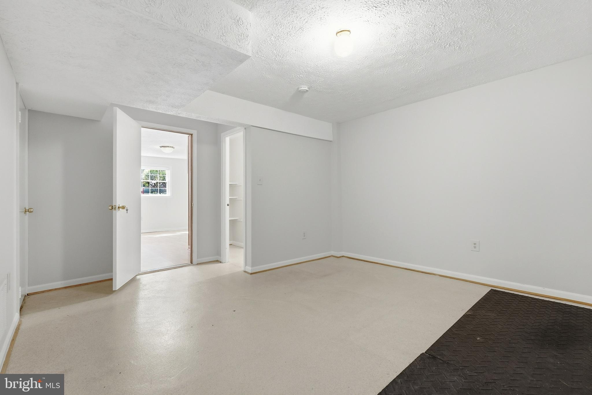 8031 SLEEPY VIEW LANE