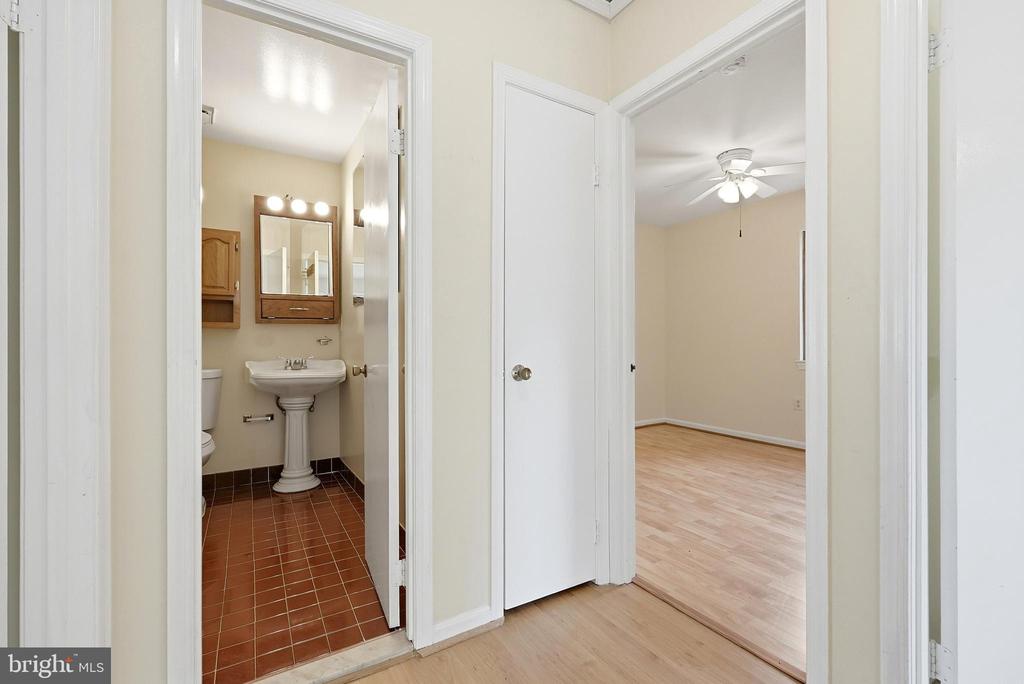 8031 SLEEPY VIEW LANE