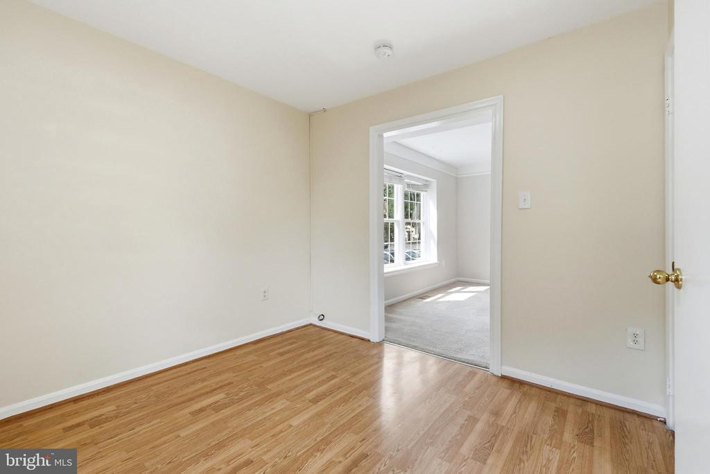 8031 SLEEPY VIEW LANE