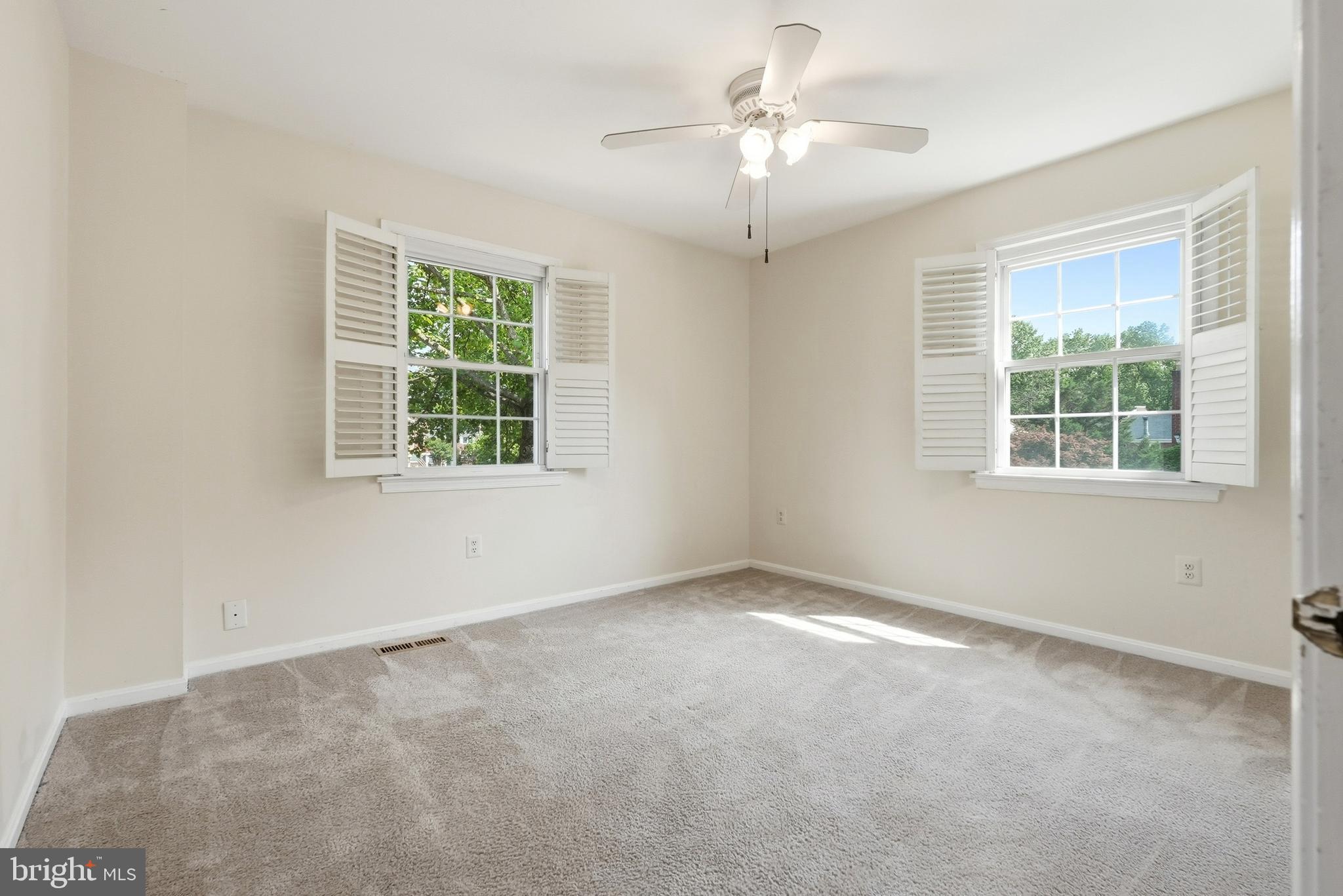 8031 SLEEPY VIEW LANE