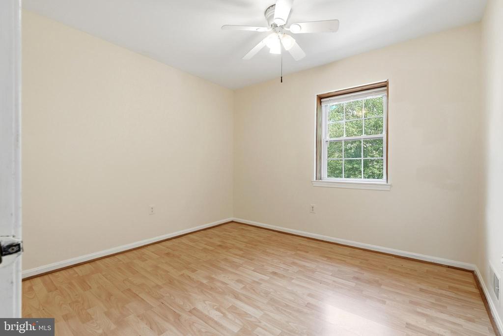 8031 SLEEPY VIEW LANE