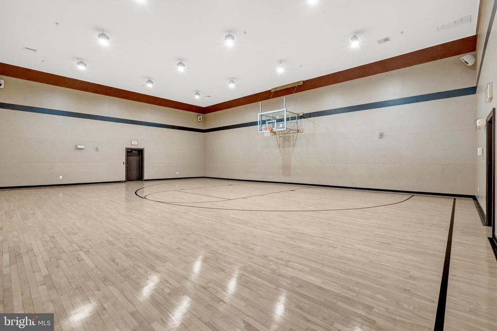 9480 VIRGINIA CENTER BOULEVARD 111