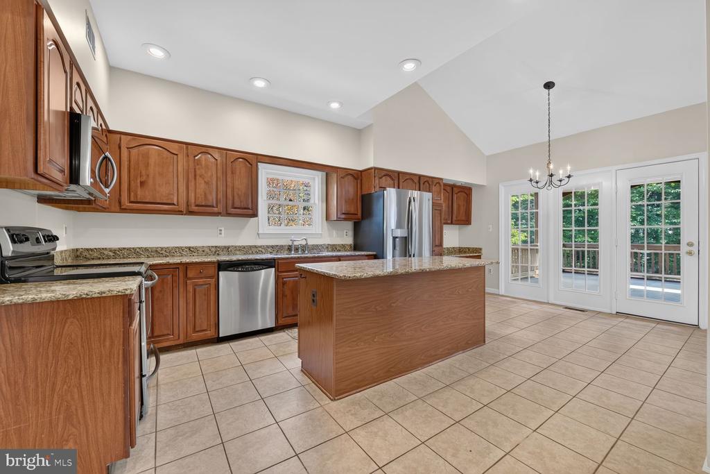 6511 ROCK CRYSTAL DRIVE