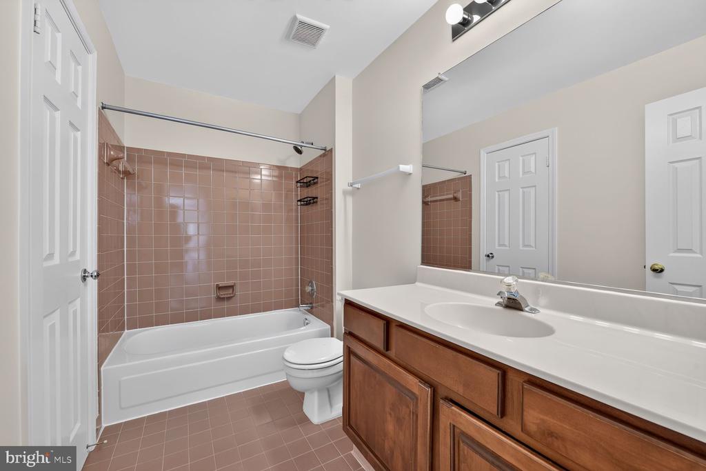 6511 ROCK CRYSTAL DRIVE