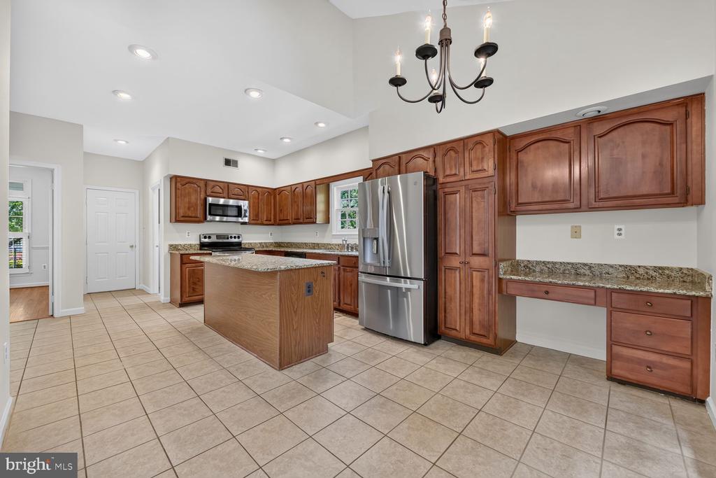 6511 ROCK CRYSTAL DRIVE