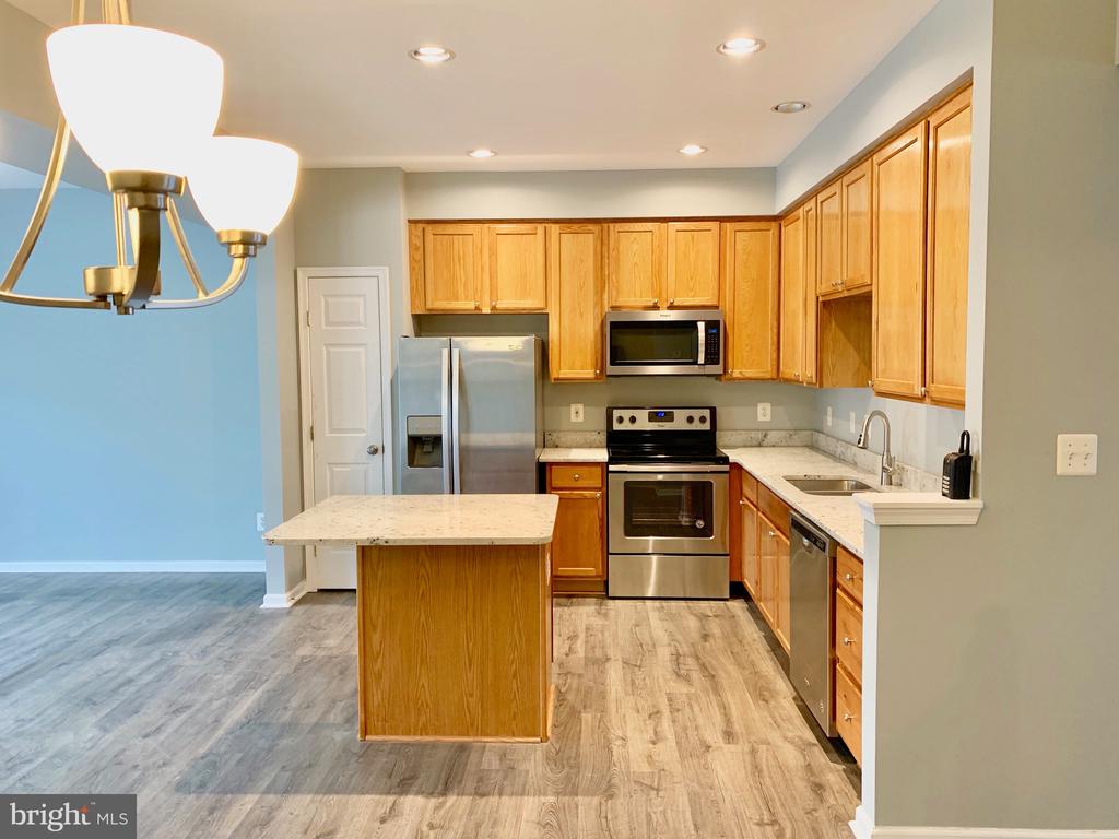 8108 HORSESHOE COTTAGE CIRCLE