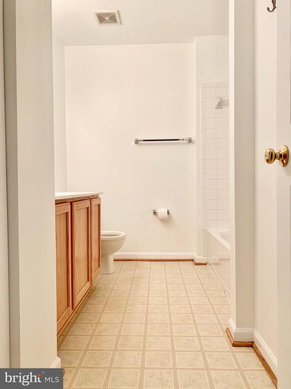 8108 HORSESHOE COTTAGE CIRCLE
