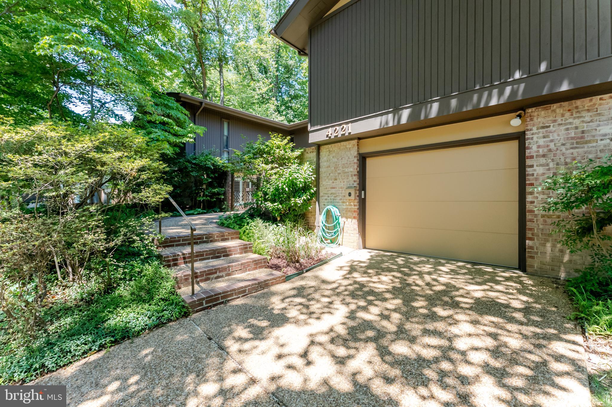 4221 ELIZABETH LANE