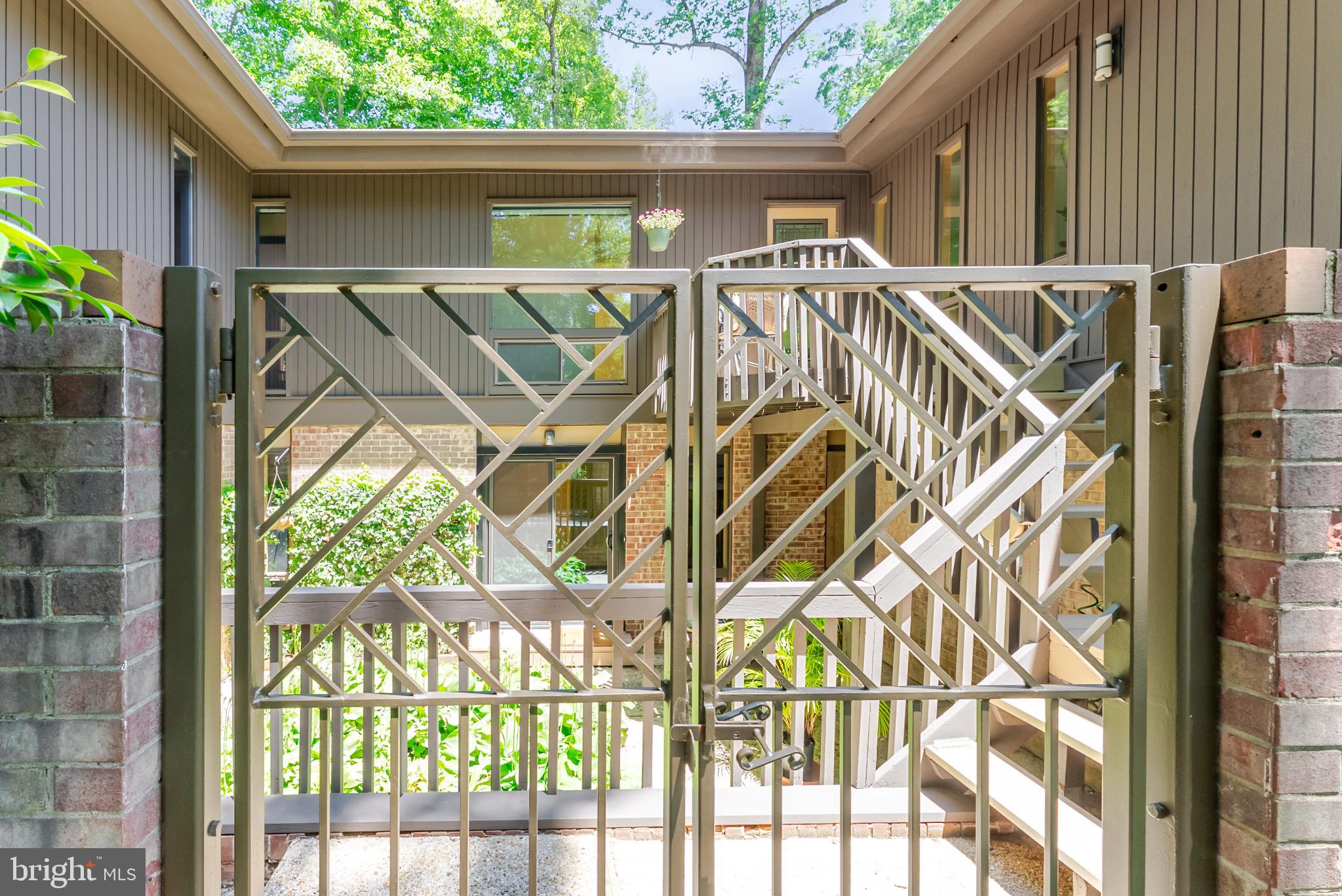 4221 ELIZABETH LANE