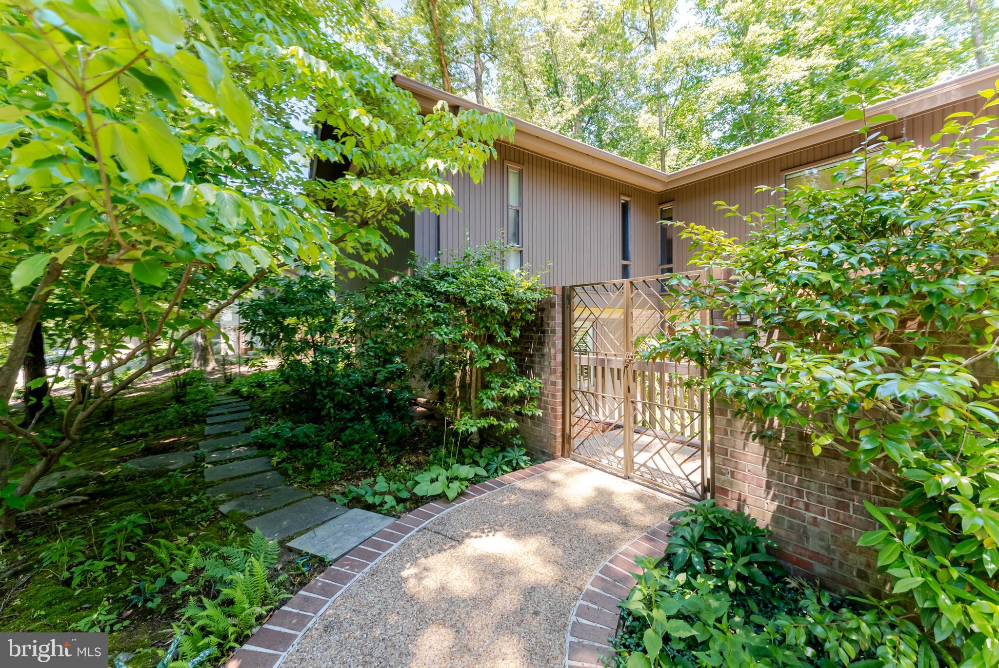4221 ELIZABETH LANE