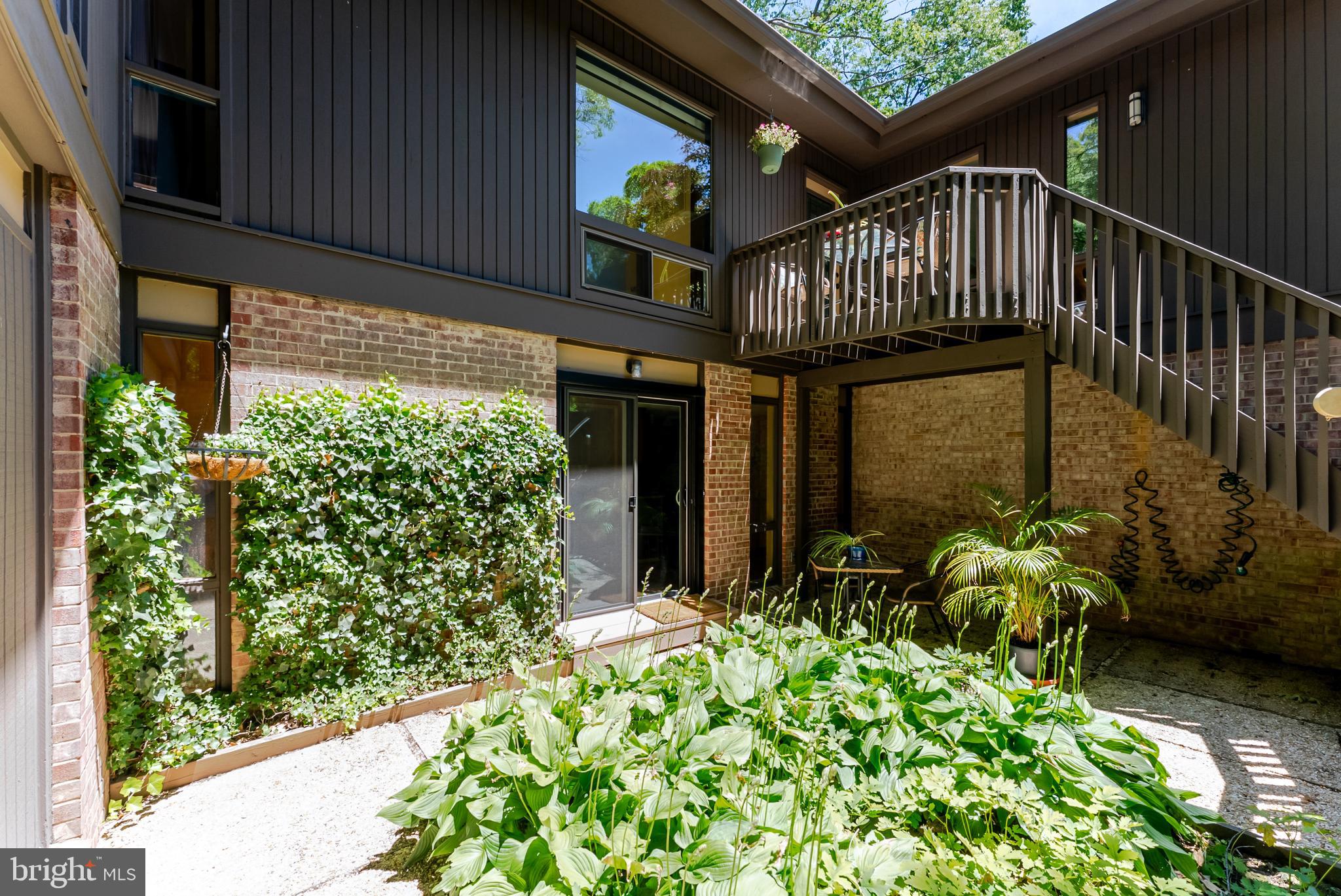 4221 ELIZABETH LANE