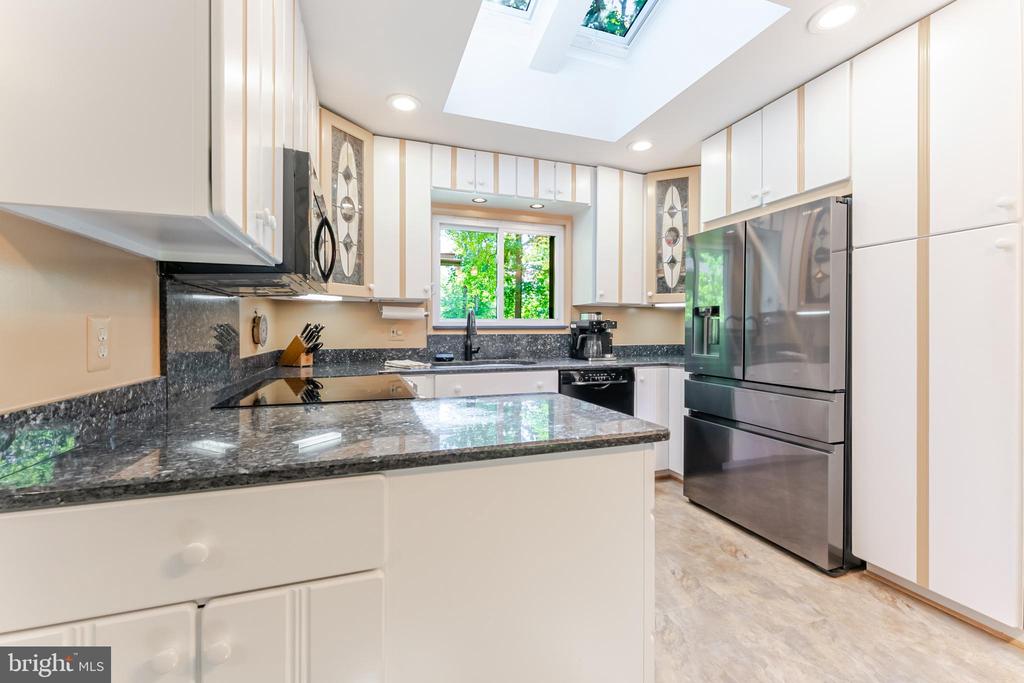 4221 ELIZABETH LANE