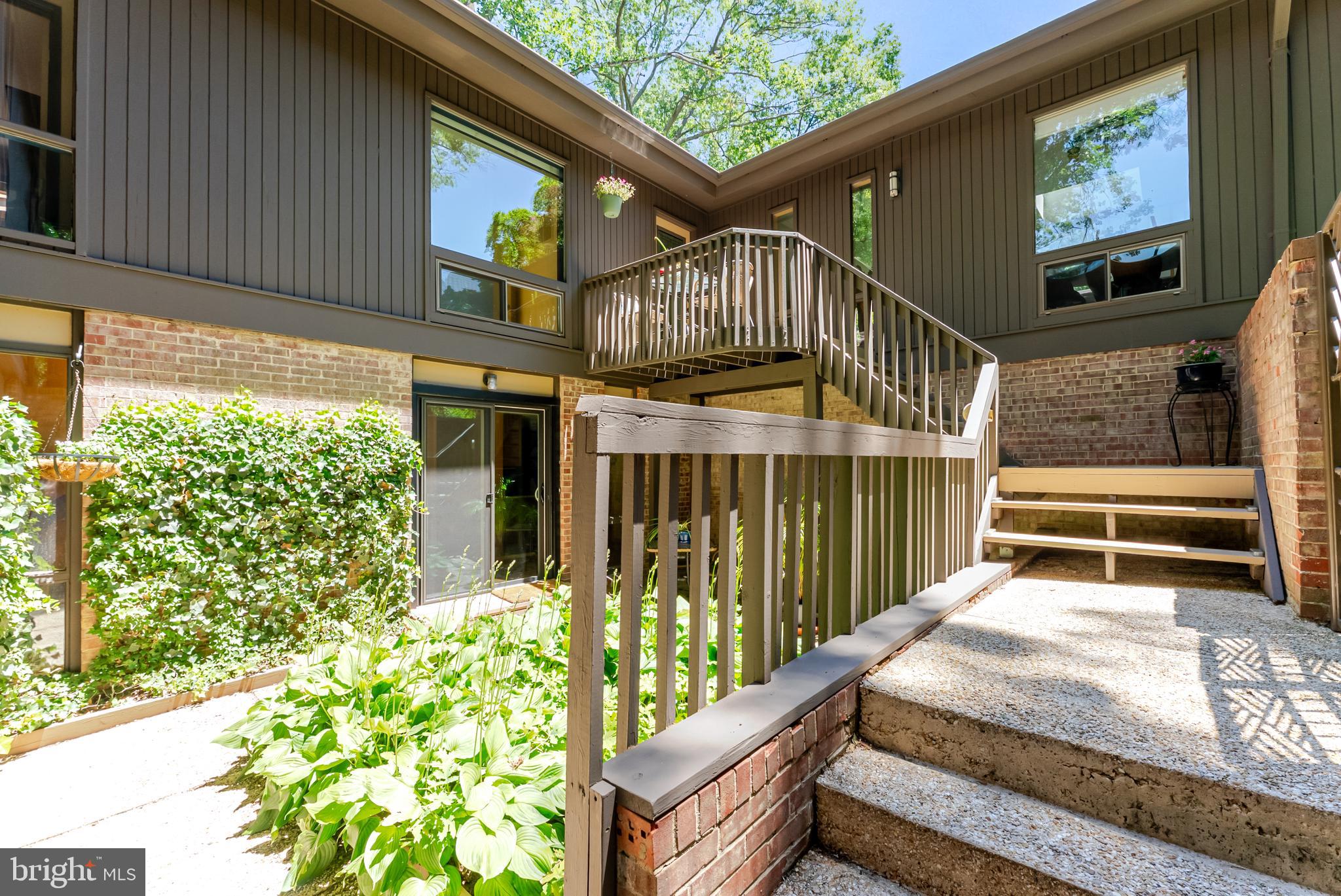 4221 ELIZABETH LANE