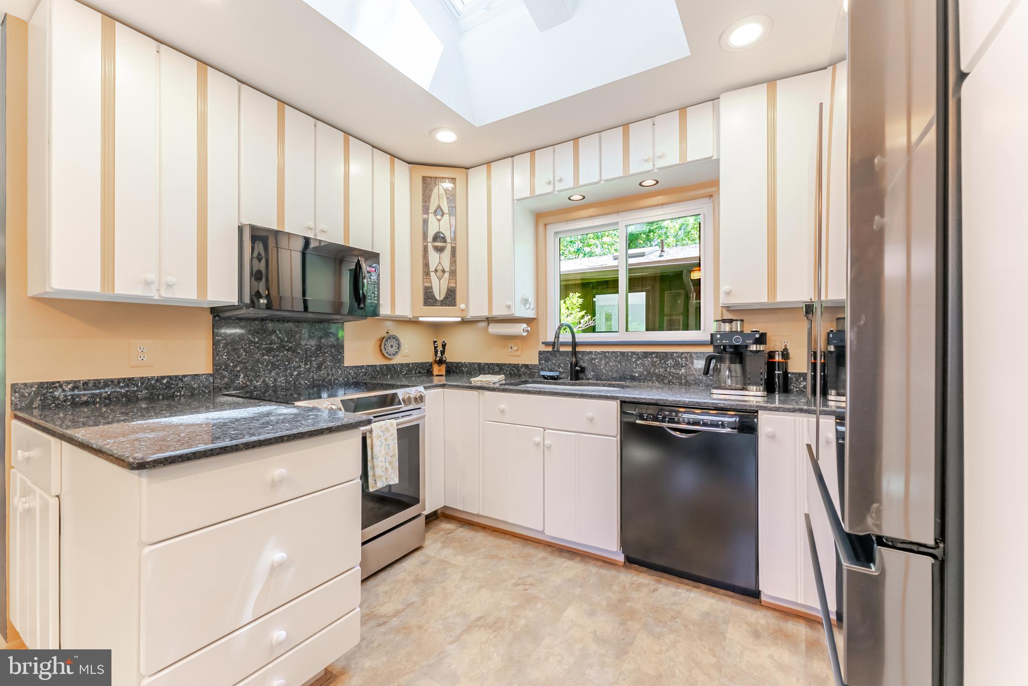 4221 ELIZABETH LANE
