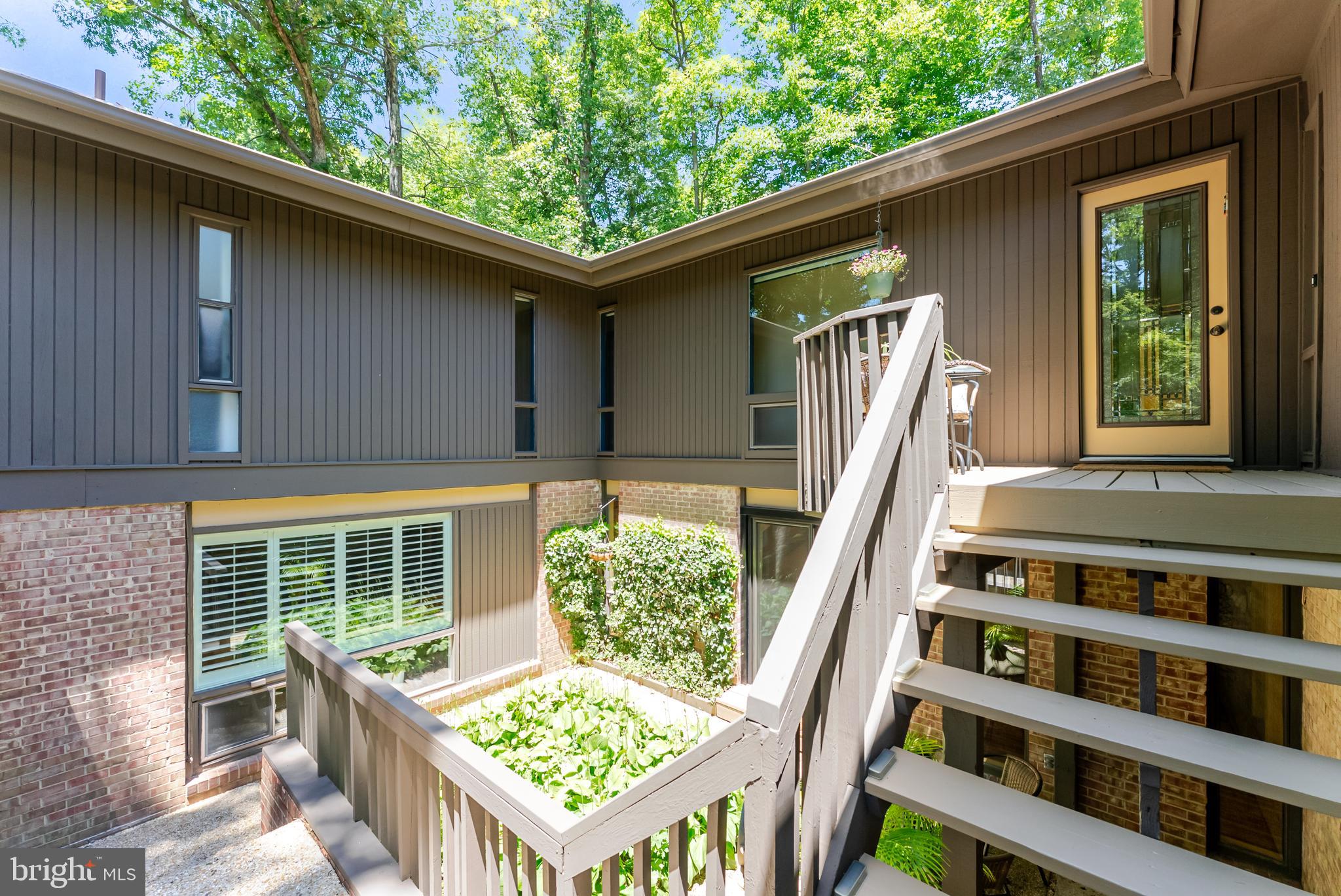 4221 ELIZABETH LANE