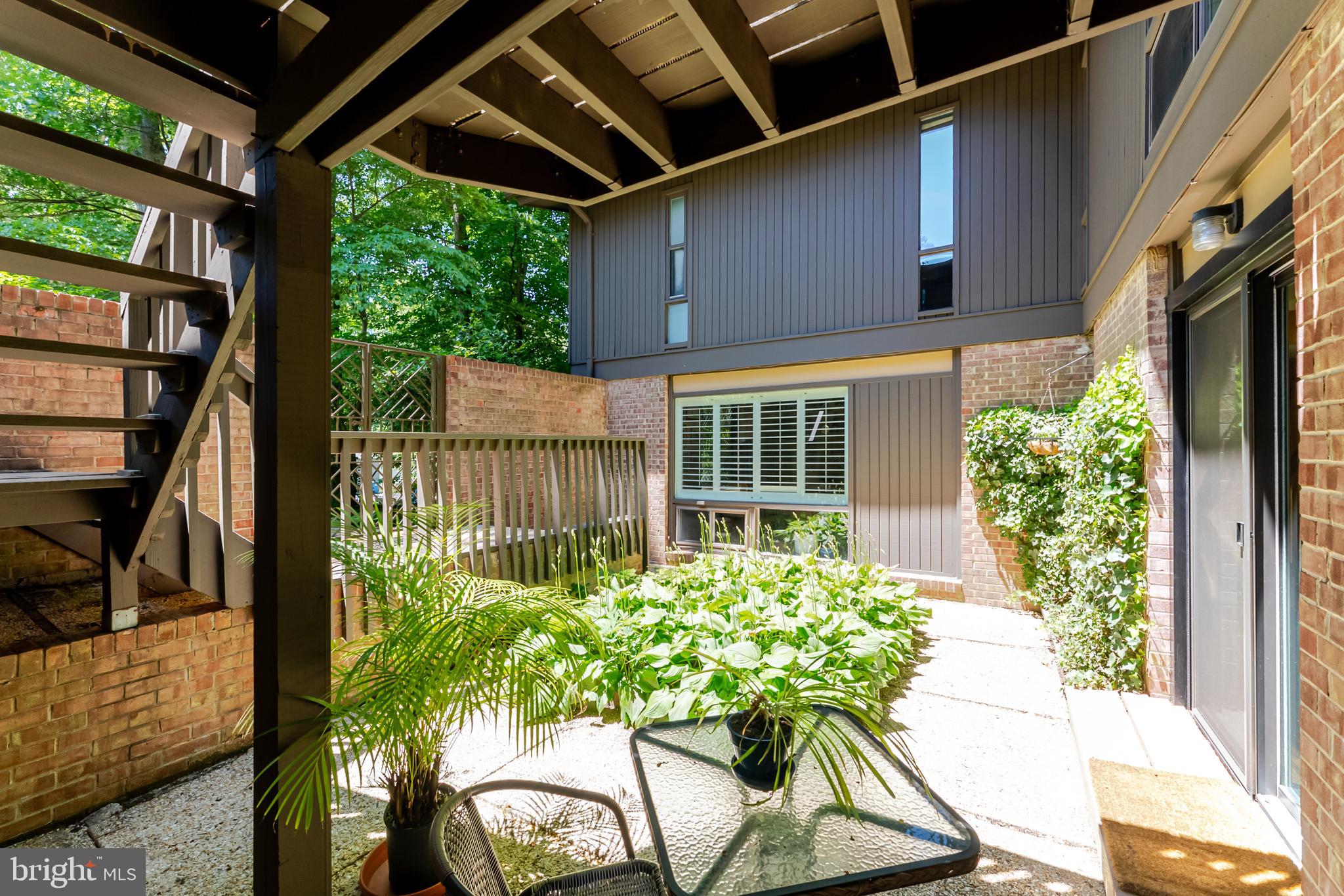 4221 ELIZABETH LANE