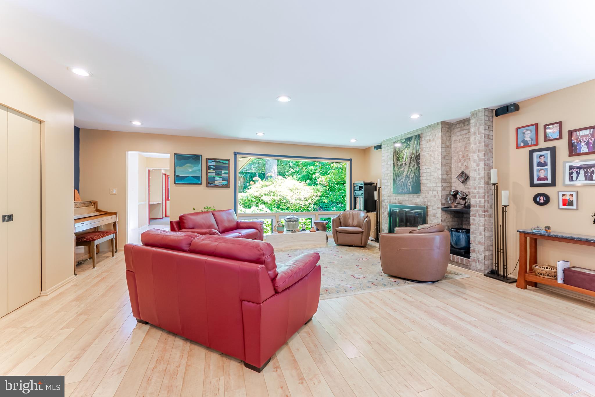 4221 ELIZABETH LANE