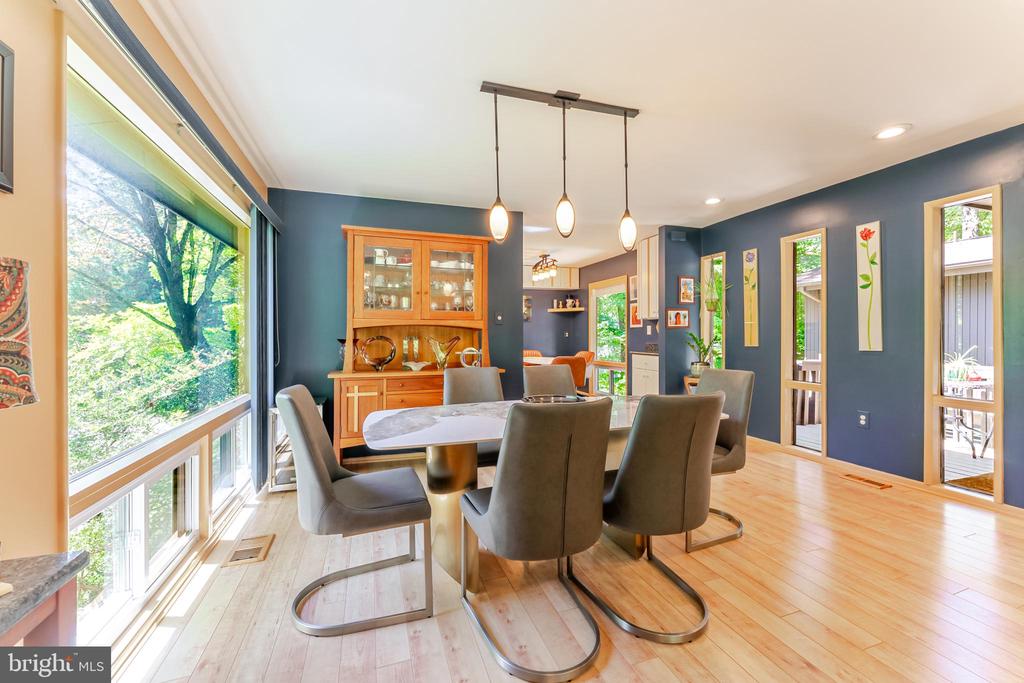 4221 ELIZABETH LANE