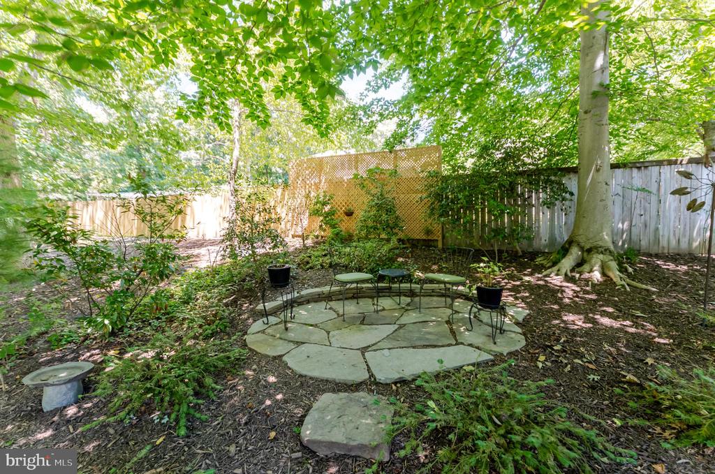 4221 ELIZABETH LANE