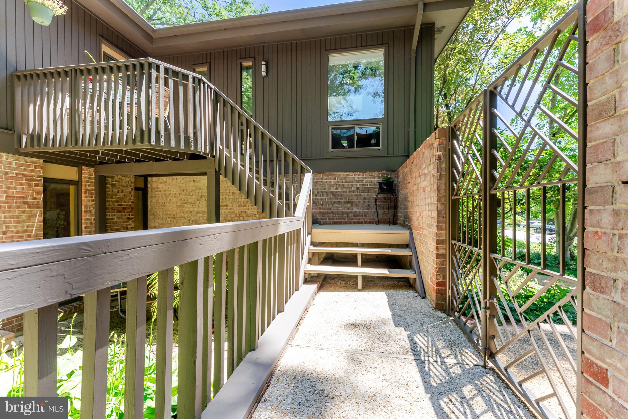 4221 ELIZABETH LANE