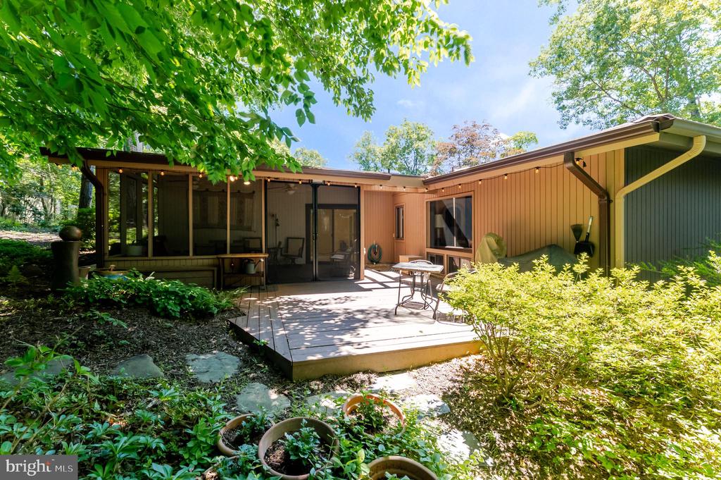 4221 ELIZABETH LANE