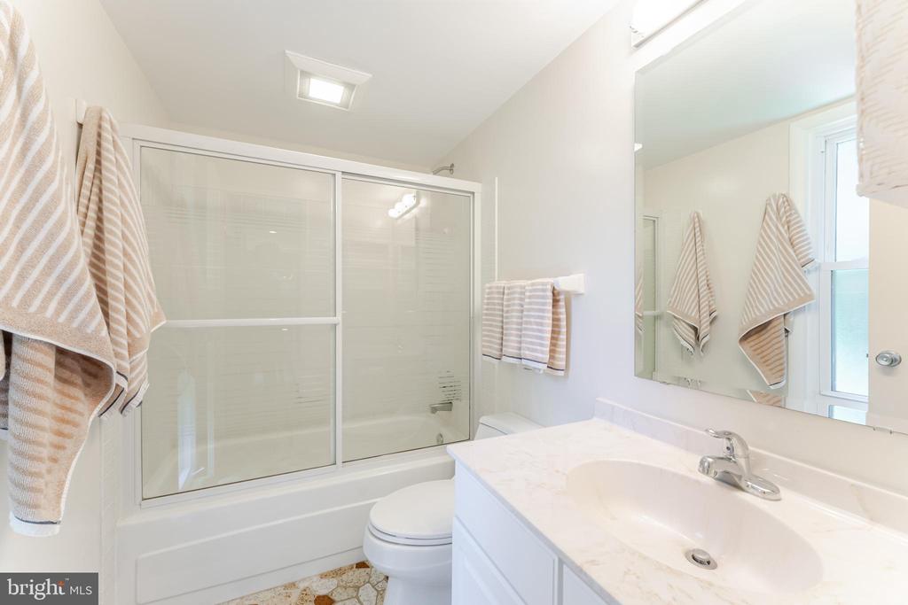 4221 ELIZABETH LANE