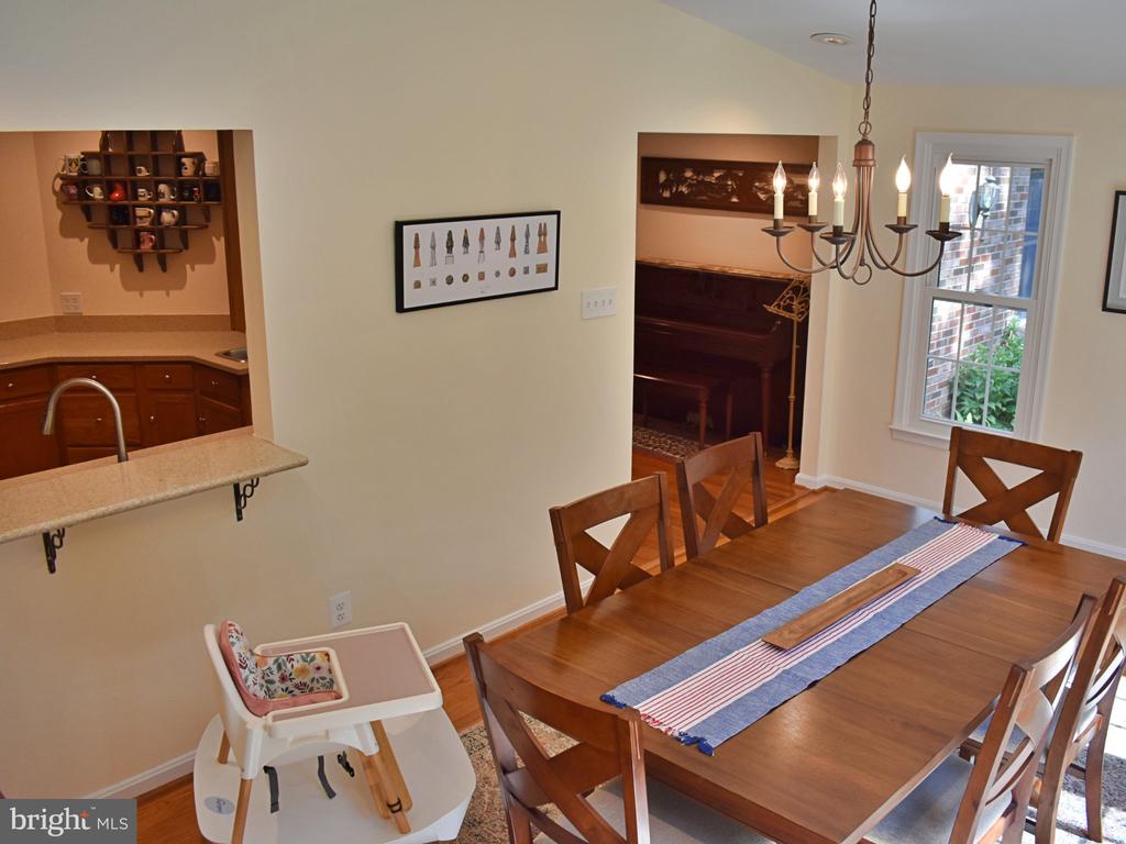 8097 WINDING WAY COURT